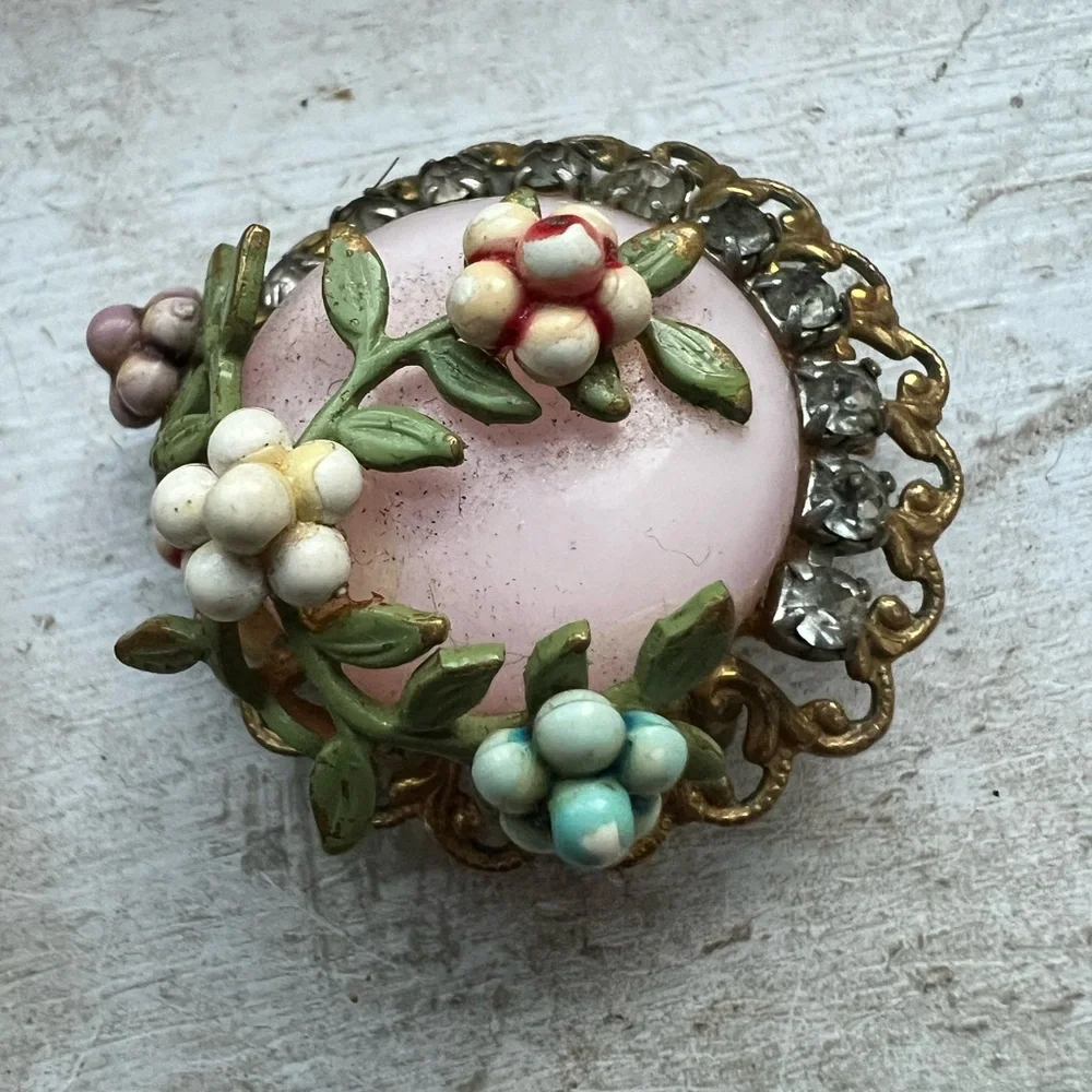 *Rare Find* 1940’s Vintage Flower clip-on earrings and matching cuff - Picture 4 of 13